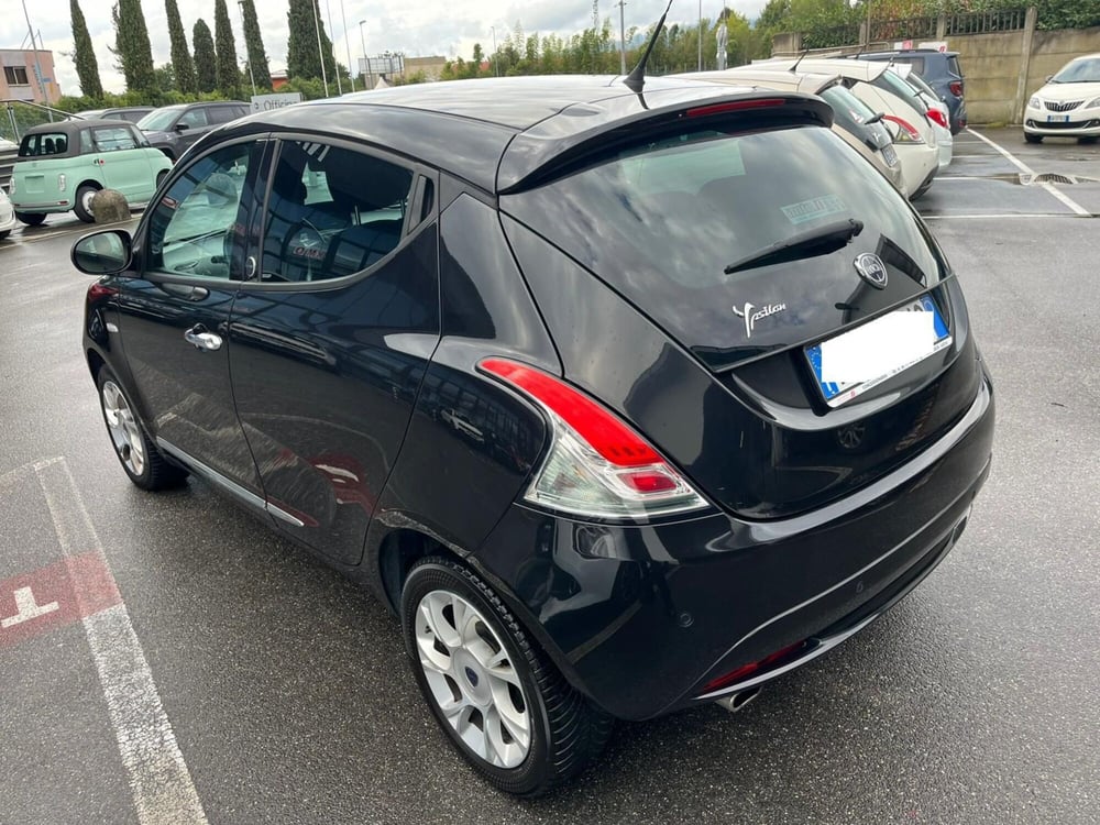 Lancia Ypsilon usata a Lucca (7)