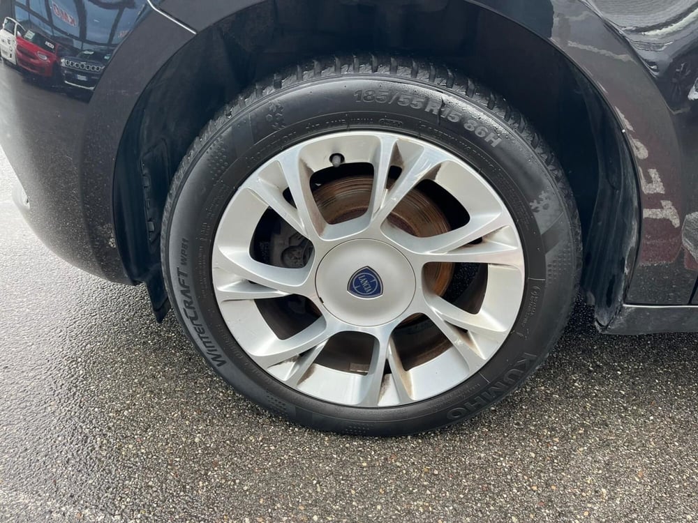 Lancia Ypsilon usata a Lucca (9)