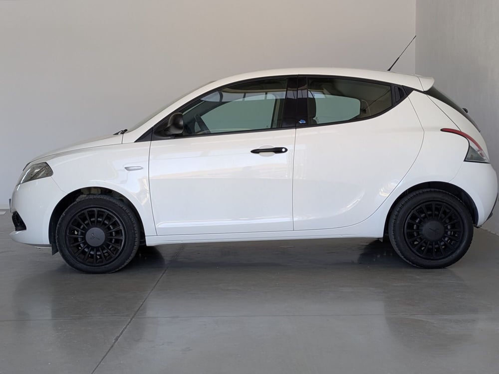 Lancia Ypsilon usata a Agrigento (3)
