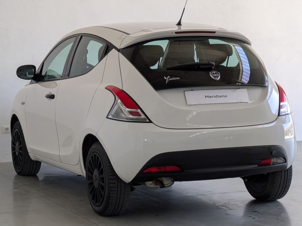 Lancia Ypsilon usata a Agrigento (5)