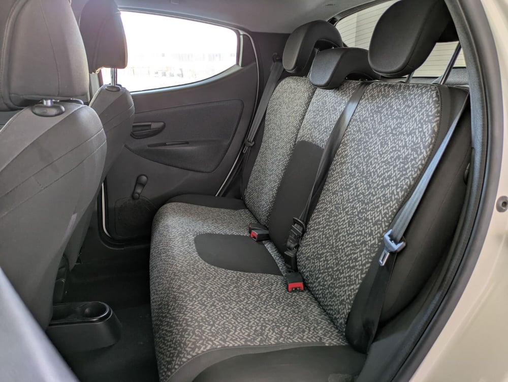 Lancia Ypsilon usata a Agrigento (8)