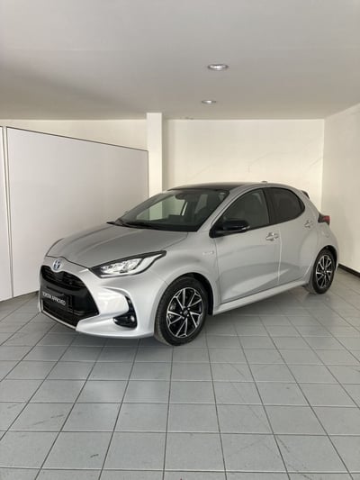 Toyota Yaris 1.5 Hybrid 5 porte Lounge del 2021 usata a Barletta