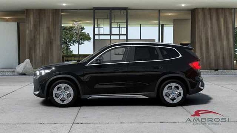 BMW iX1 usata a Perugia (4)