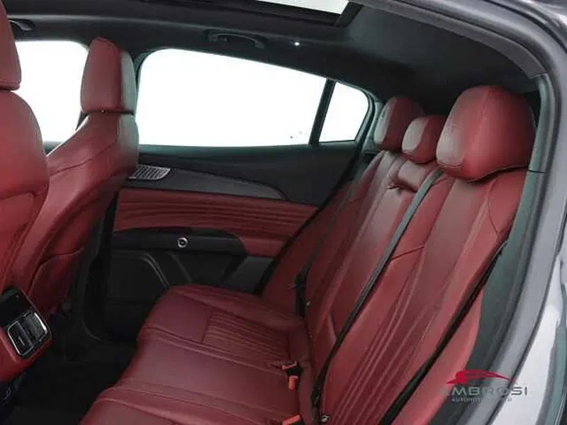Maserati Grecale usata a Viterbo (10)
