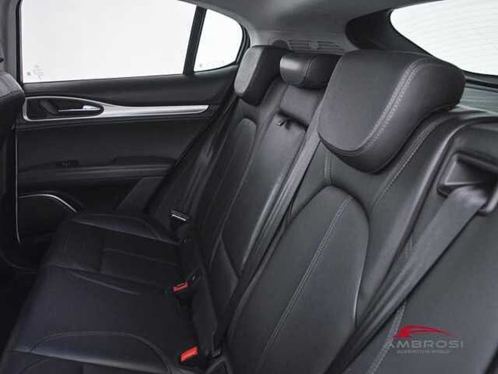 Alfa Romeo Stelvio usata a Viterbo (10)