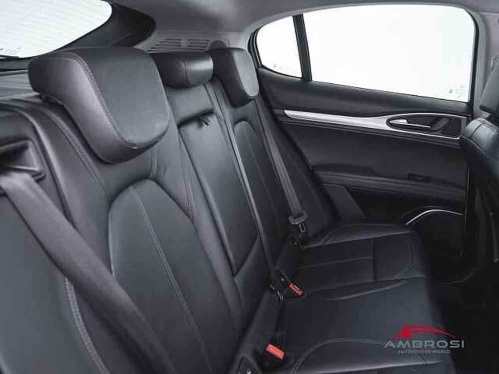 Alfa Romeo Stelvio usata a Viterbo (11)