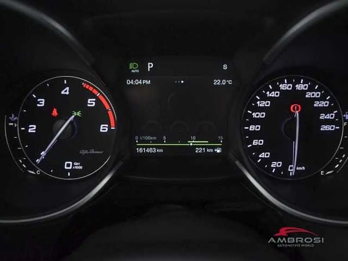 Alfa Romeo Stelvio usata a Viterbo (13)