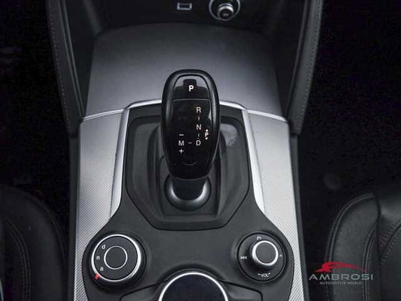 Alfa Romeo Stelvio usata a Viterbo (20)