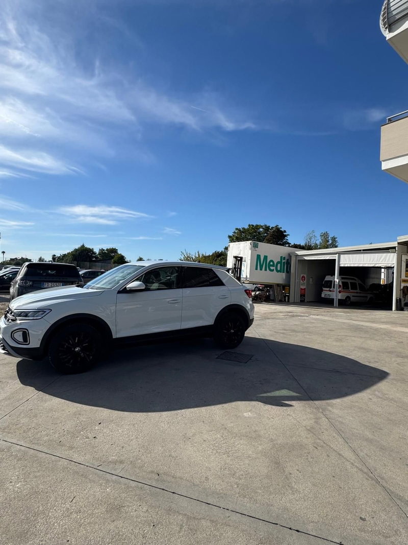 Volkswagen T-Roc usata a Caserta (2)