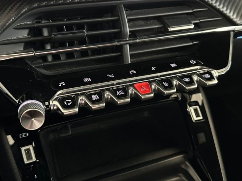 Peugeot 2008 usata a Modena (12)