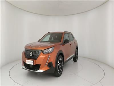 Peugeot 2008 PureTech 100 S&amp;S Allure Pack del 2023 usata a Bari