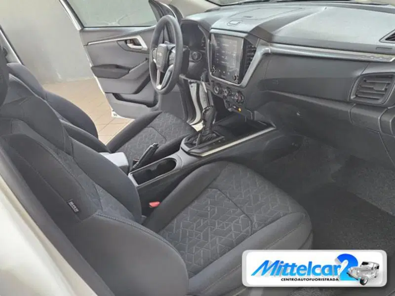 Isuzu D-Max Pick-up nuova a Udine (10)
