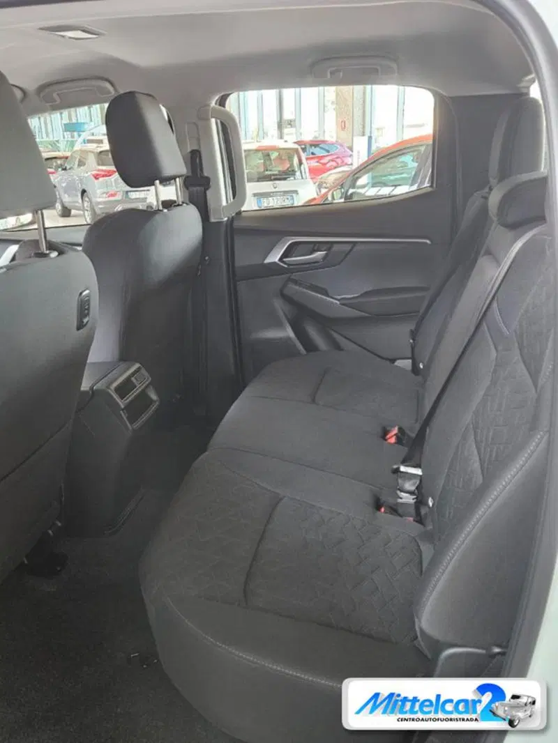 Isuzu D-Max Pick-up nuova a Udine (14)