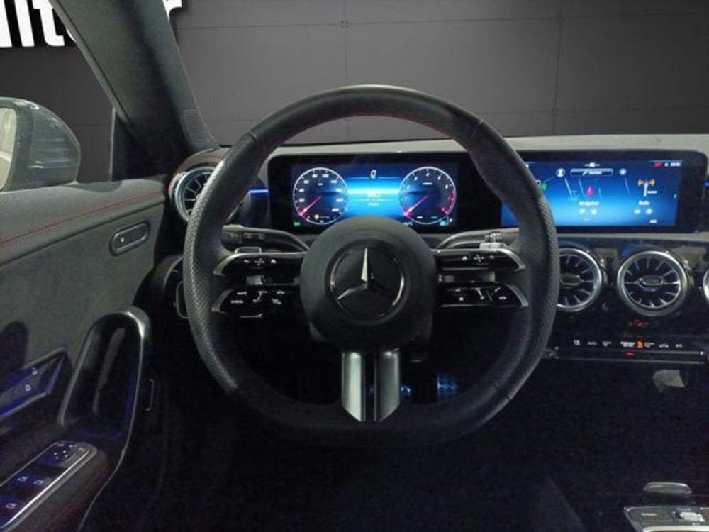 Mercedes-Benz CLA Shooting Brake usata a Milano (9)