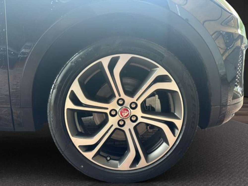 Jaguar E-Pace usata a Milano (7)