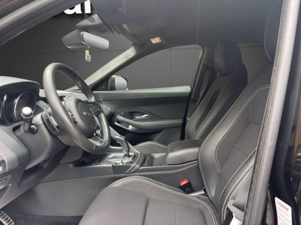 Jaguar E-Pace usata a Milano (8)