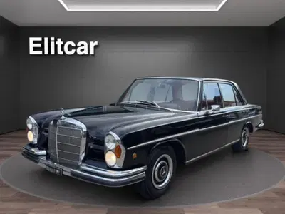 Mercedes-Benz 250 250 del 1966 usata a Magenta