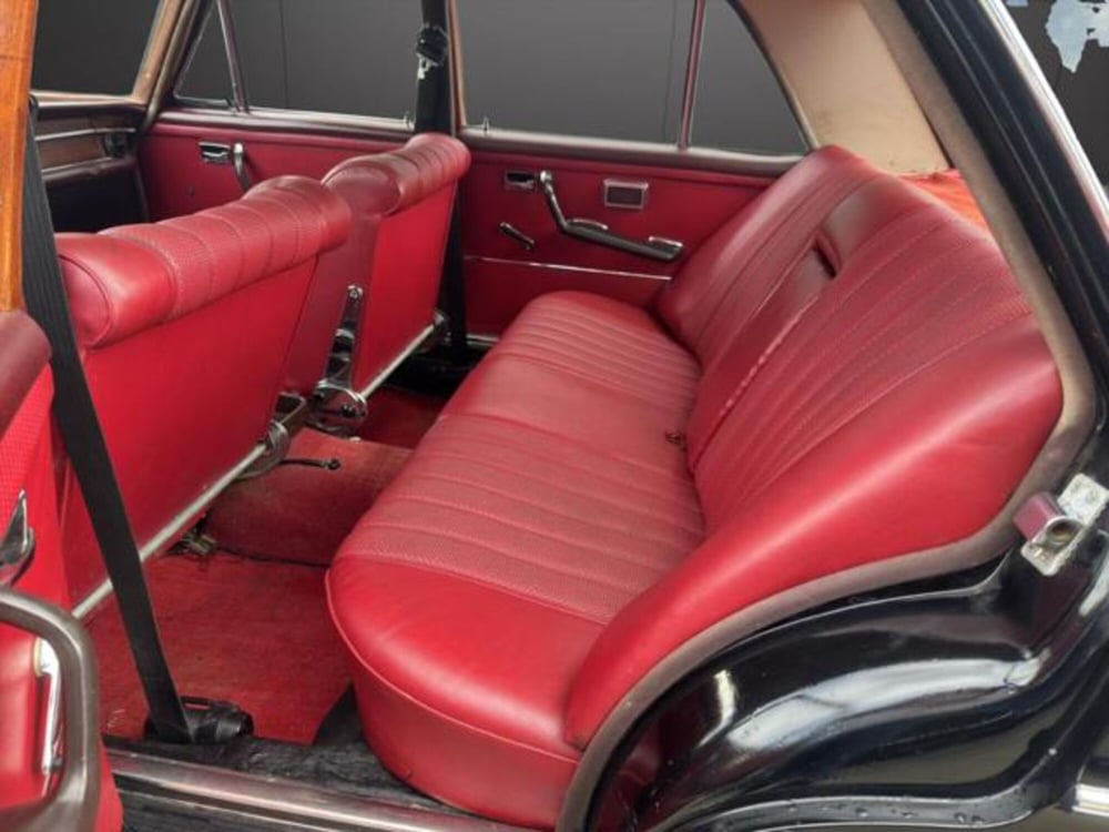 Mercedes-Benz 250 usata a Milano (12)