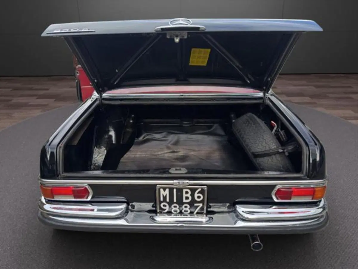 Mercedes-Benz 250 usata a Milano (7)