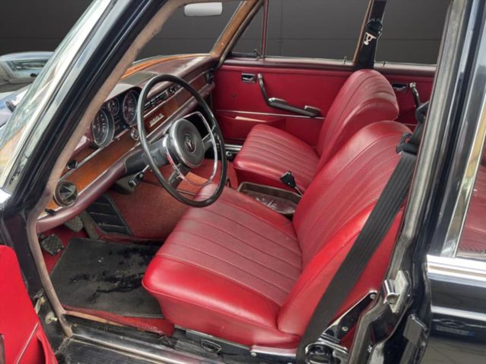 Mercedes-Benz 250 usata a Milano (8)
