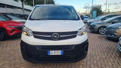 Opel Vivaro Furgone 2.0 Diesel 145CV S&amp;S AT8 PL-TN M Furgone Enjoy del 2022 usata a Savona