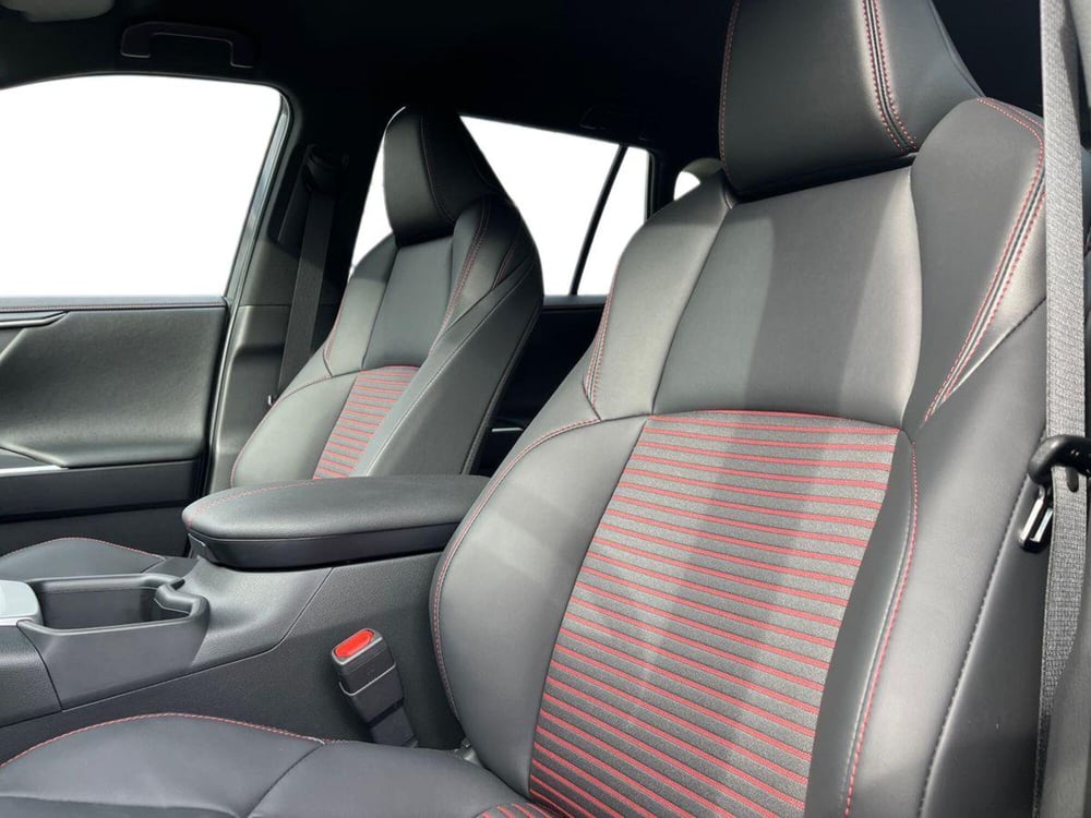 Toyota Rav4 nuova a Lecco (10)