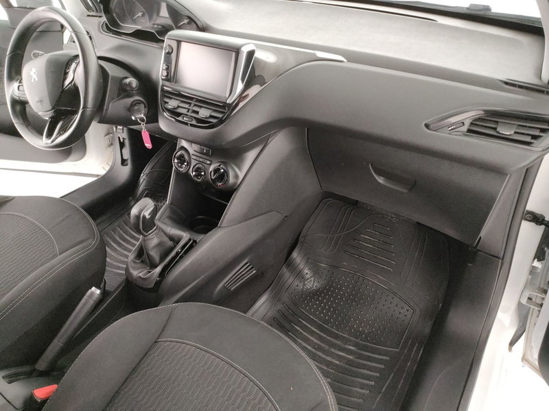 Peugeot 208 usata a Caserta (11)