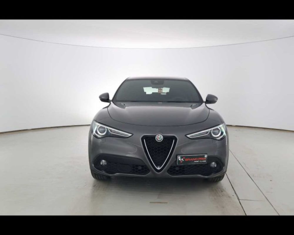 Alfa Romeo Stelvio usata a Bologna (2)