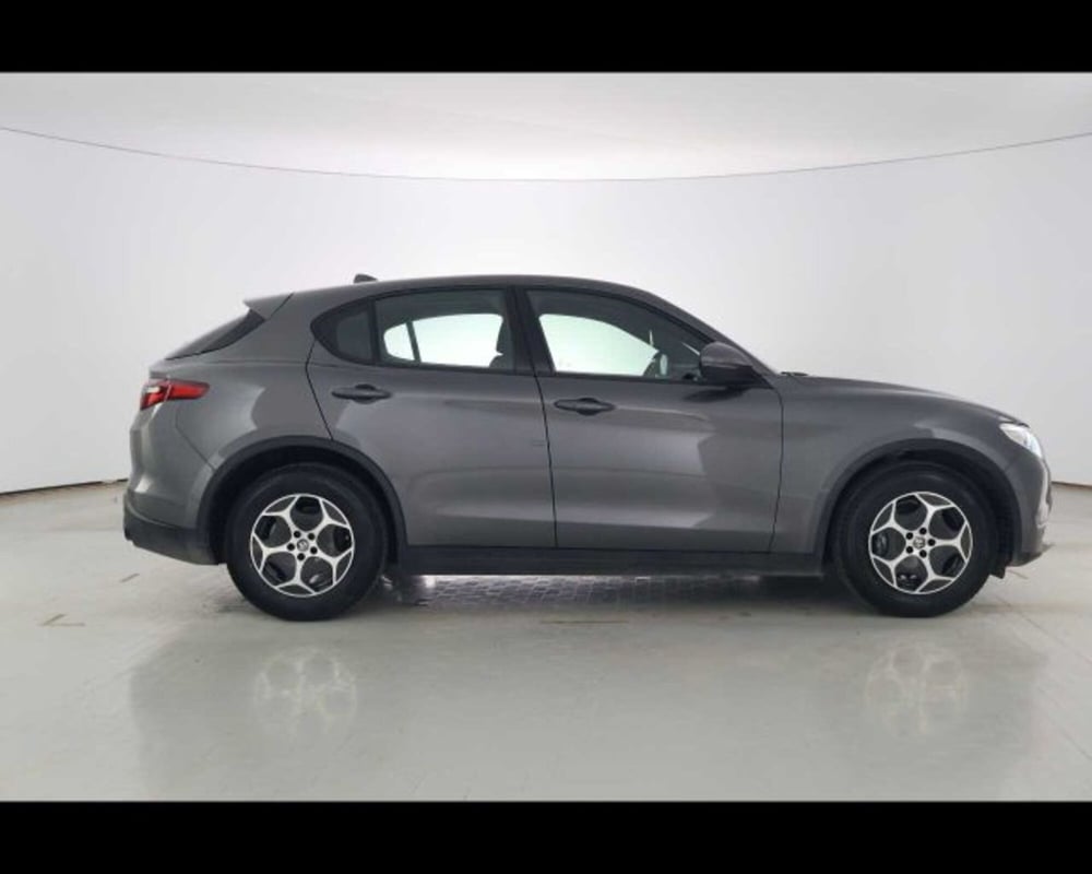 Alfa Romeo Stelvio usata a Bologna (4)
