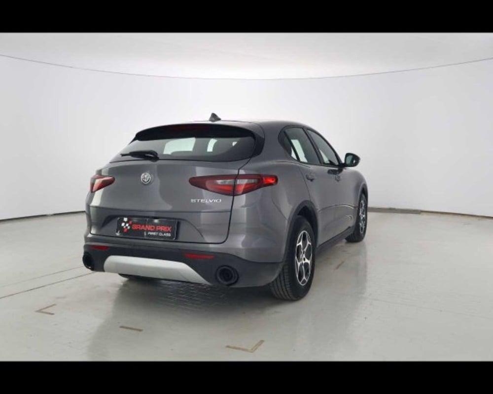 Alfa Romeo Stelvio usata a Bologna (5)