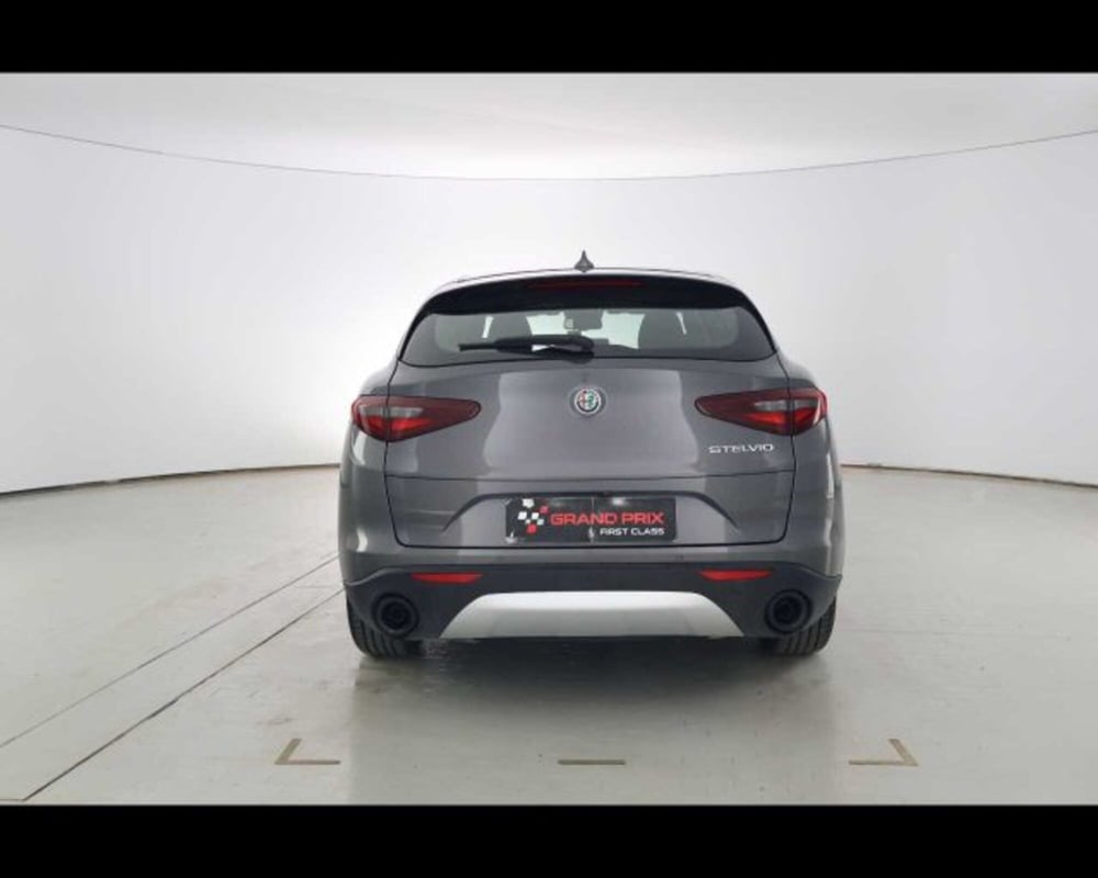 Alfa Romeo Stelvio usata a Bologna (6)
