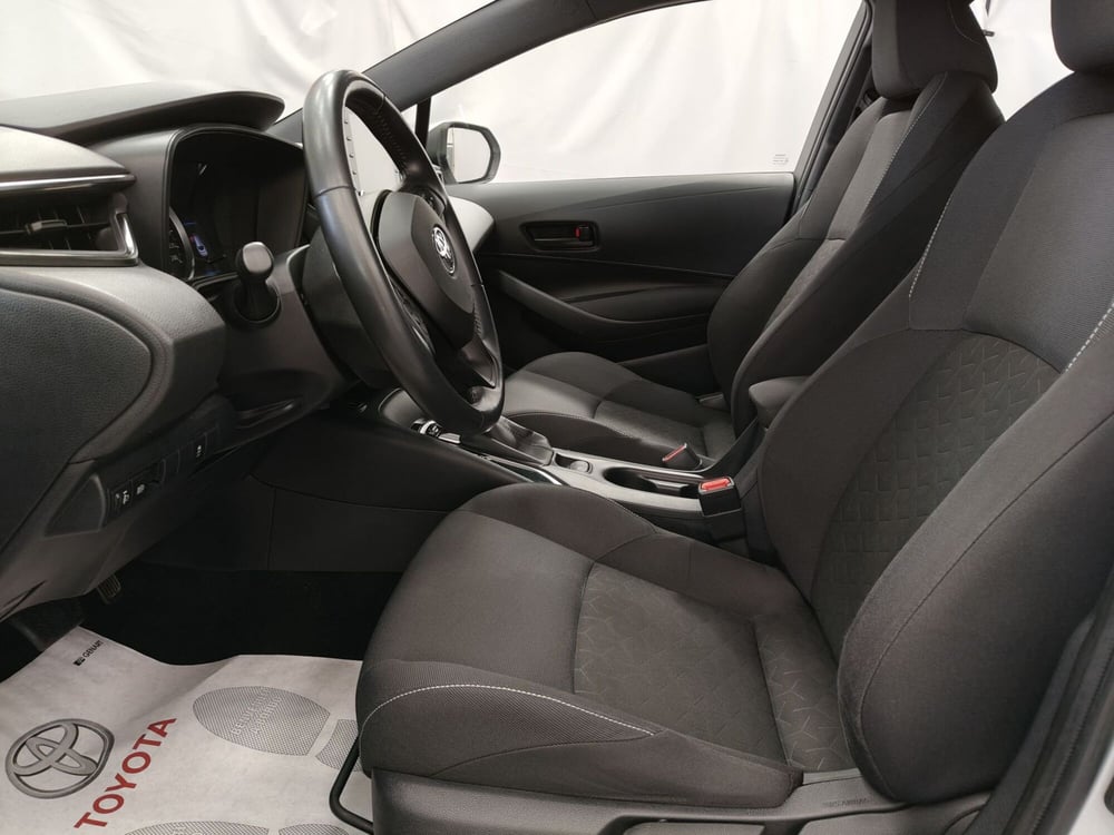 Toyota Corolla Touring Sports usata a Roma (15)