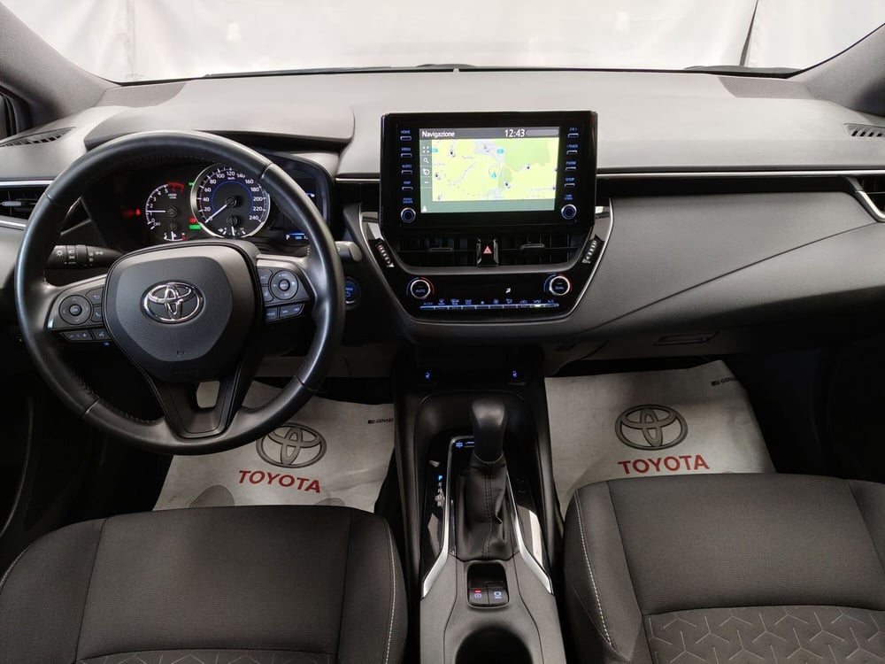 Toyota Corolla Touring Sports usata a Roma (9)