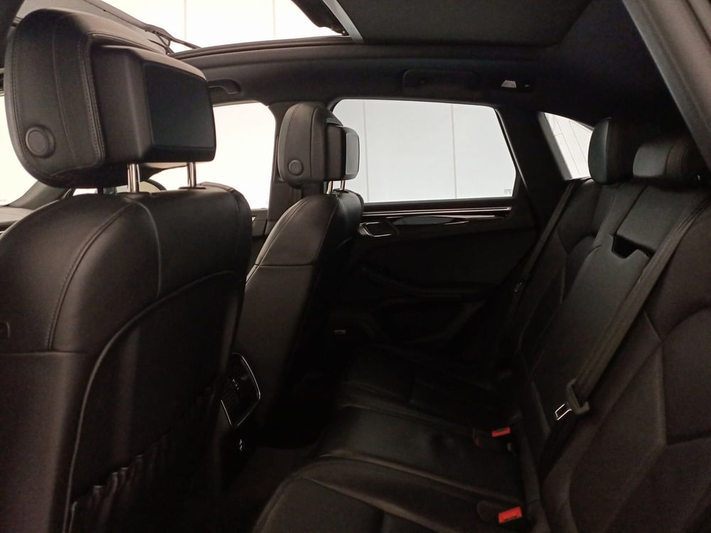 Porsche Macan usata a Bari (8)