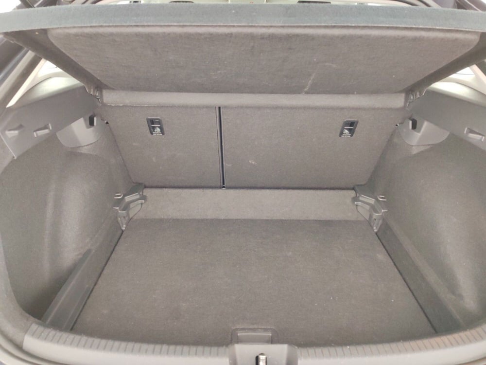 Volkswagen Taigo usata a Massa-Carrara (16)