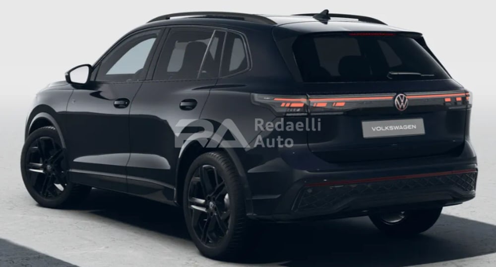 Volkswagen Tiguan nuova a Lecco (3)