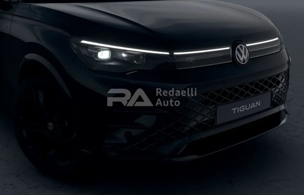 Volkswagen Tiguan nuova a Lecco (4)