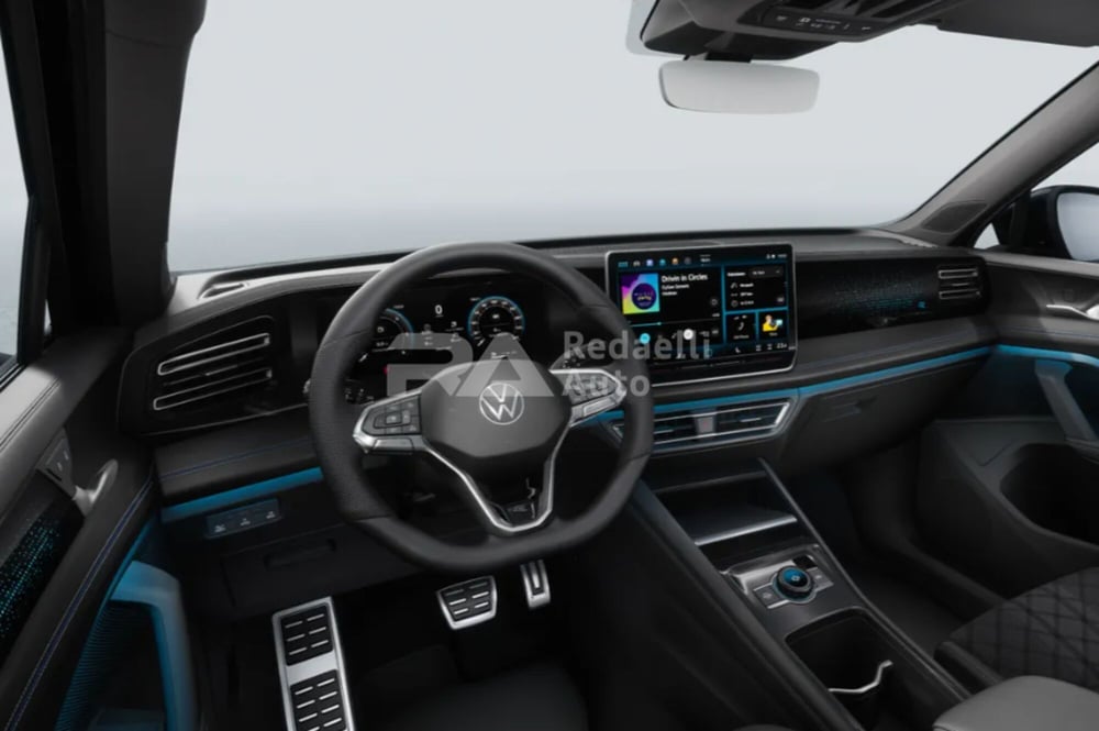 Volkswagen Tiguan nuova a Lecco (5)