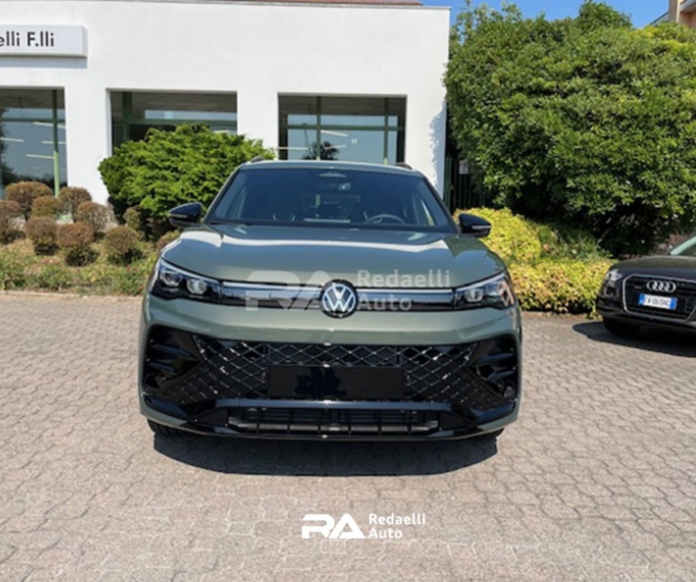 Volkswagen Tiguan nuova a Lecco (2)