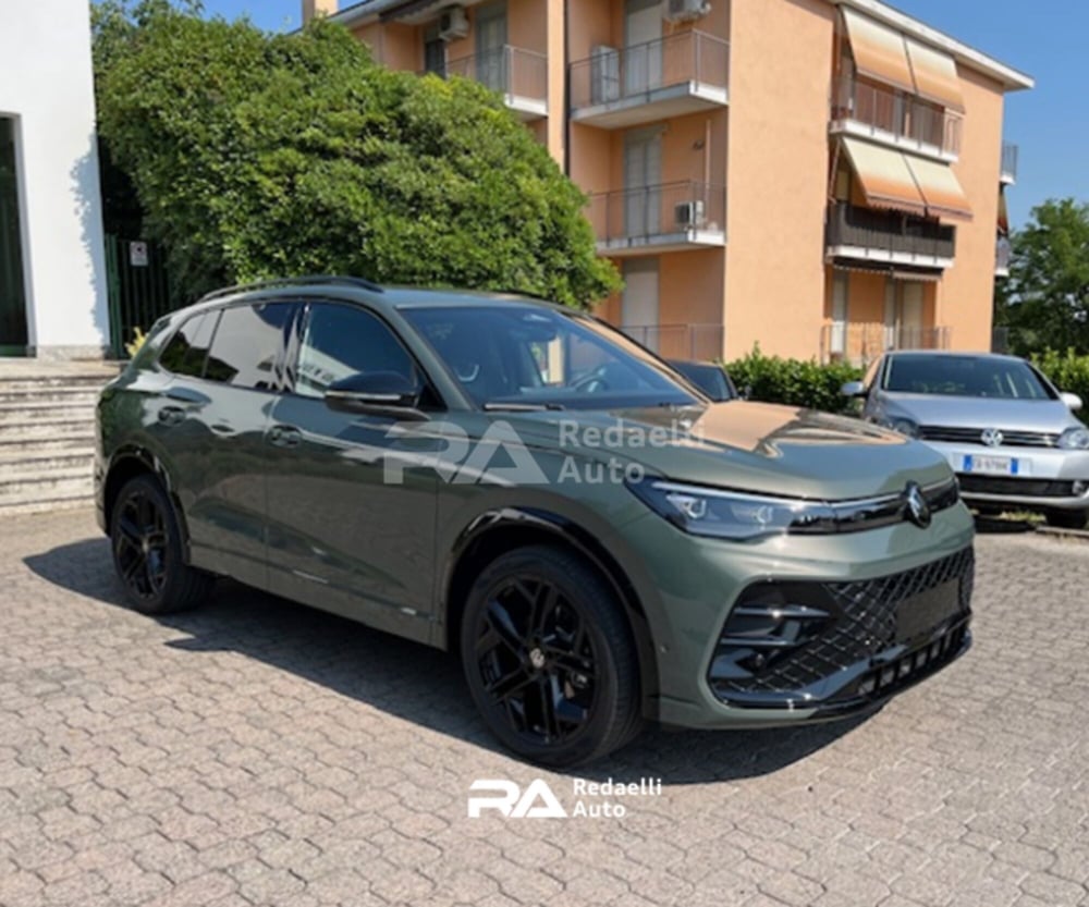 Volkswagen Tiguan nuova a Lecco (3)
