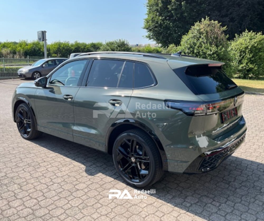 Volkswagen Tiguan nuova a Lecco (5)