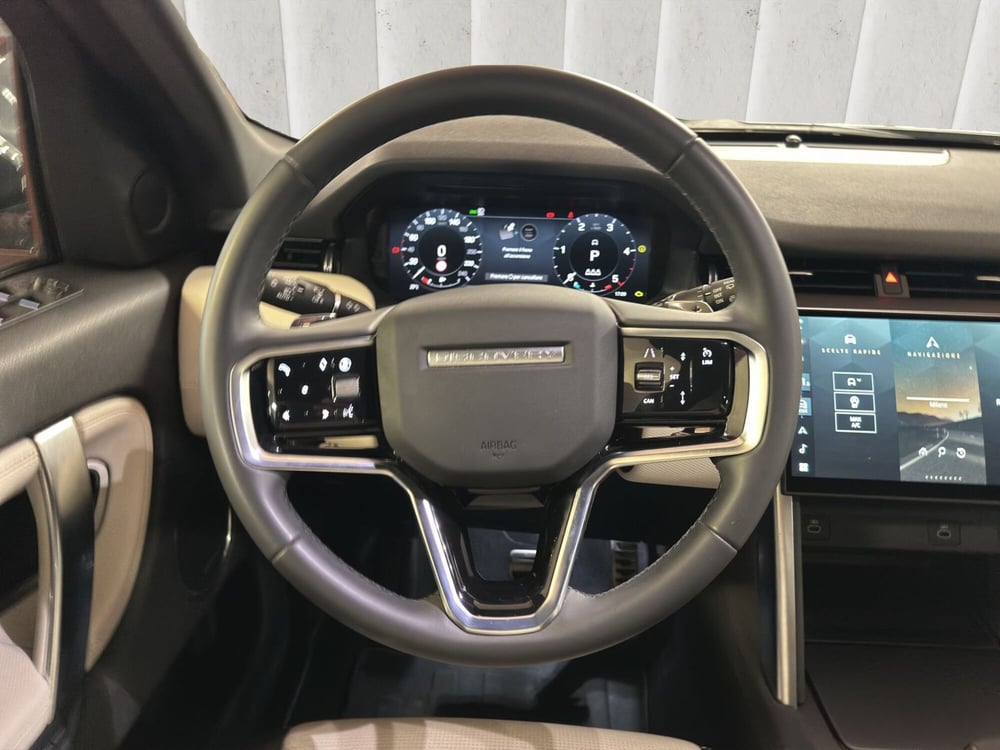 Land Rover Discovery Sport usata a Milano (14)