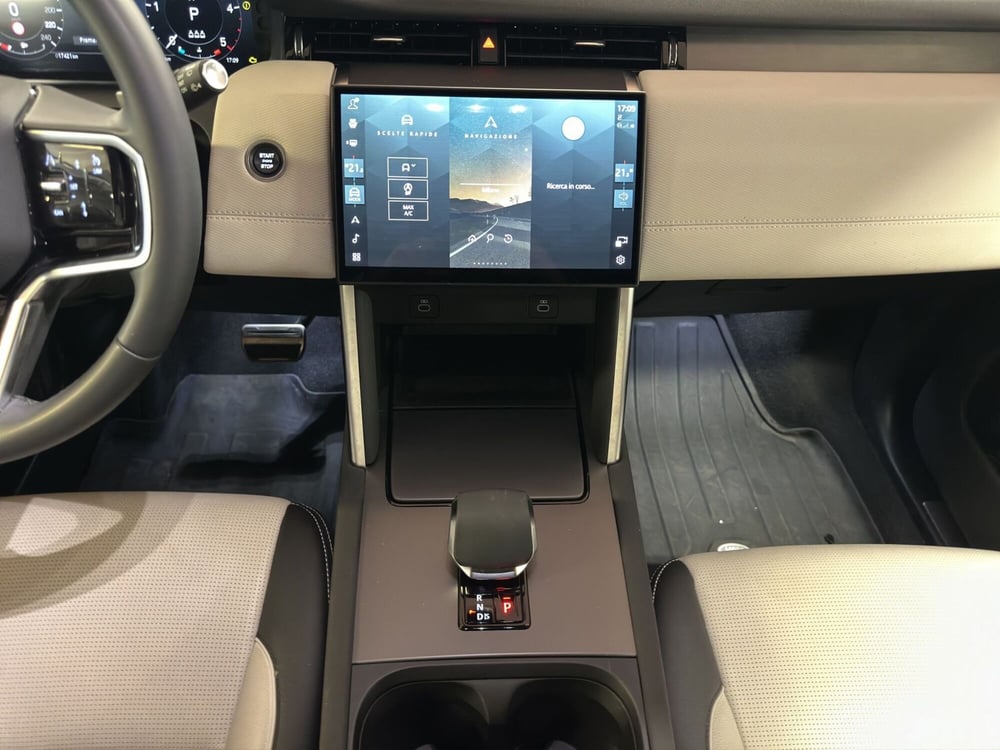 Land Rover Discovery Sport usata a Milano (15)