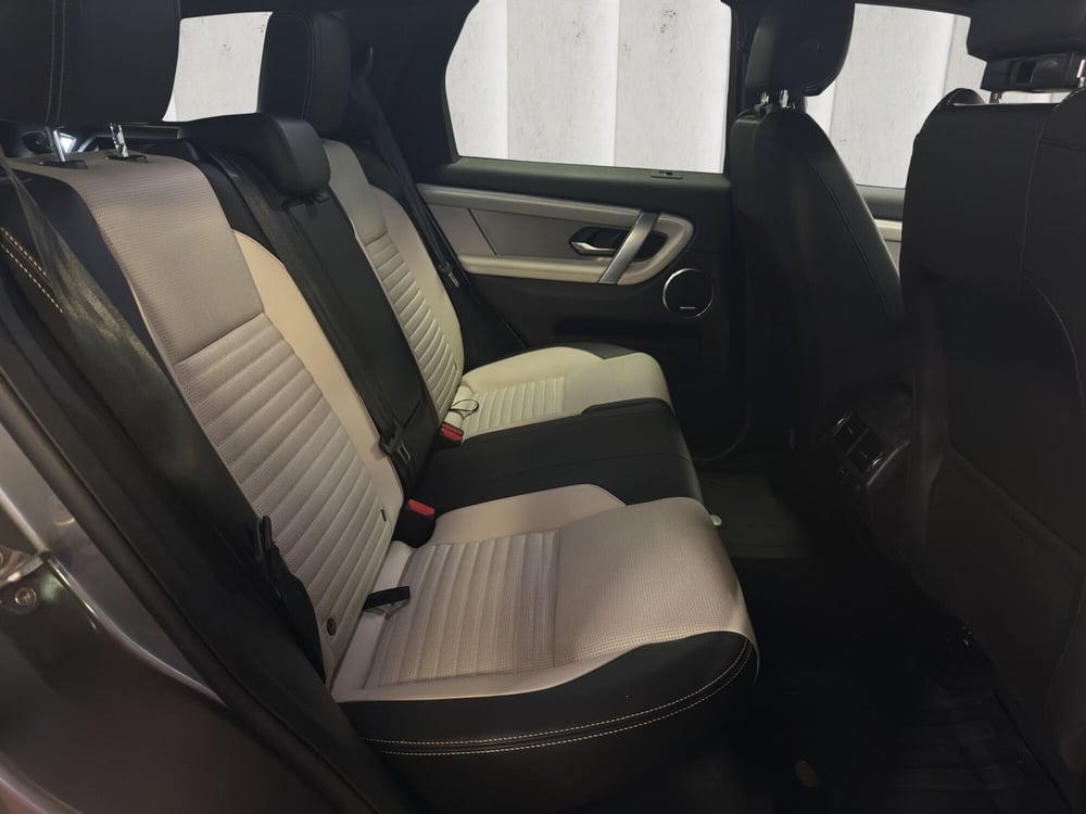 Land Rover Discovery Sport usata a Milano (5)