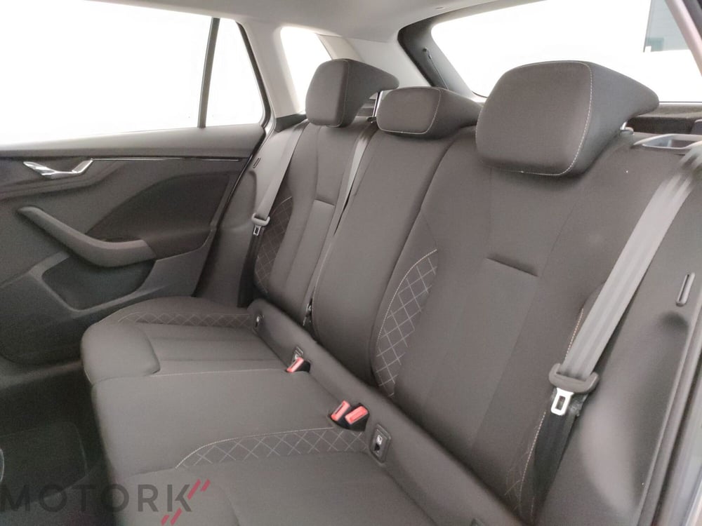 Skoda Kamiq usata a Varese (11)