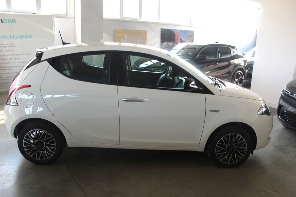 Lancia Ypsilon usata a Terni (6)