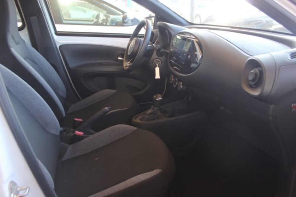 Toyota Aygo X nuova a Roma (7)