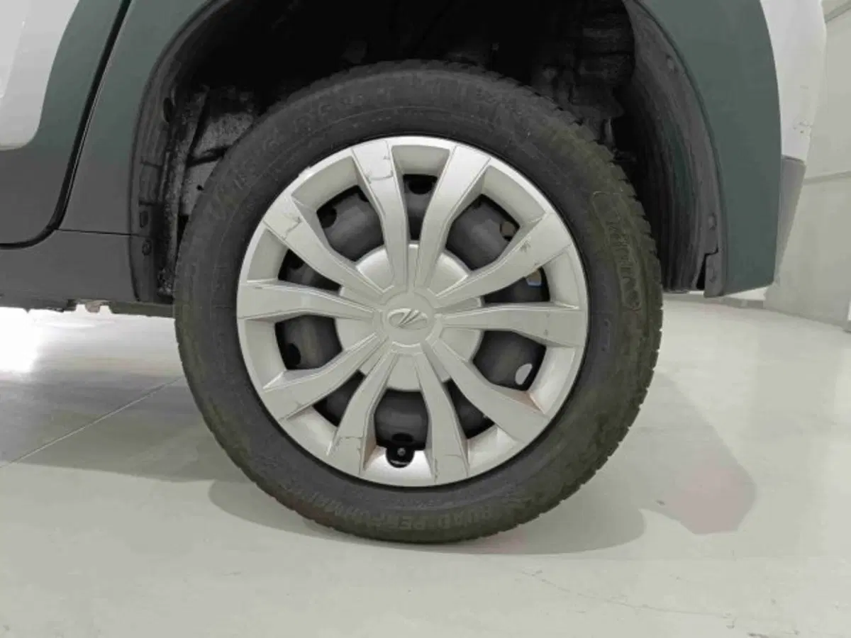 Mahindra KUV100 usata a Catania (14)