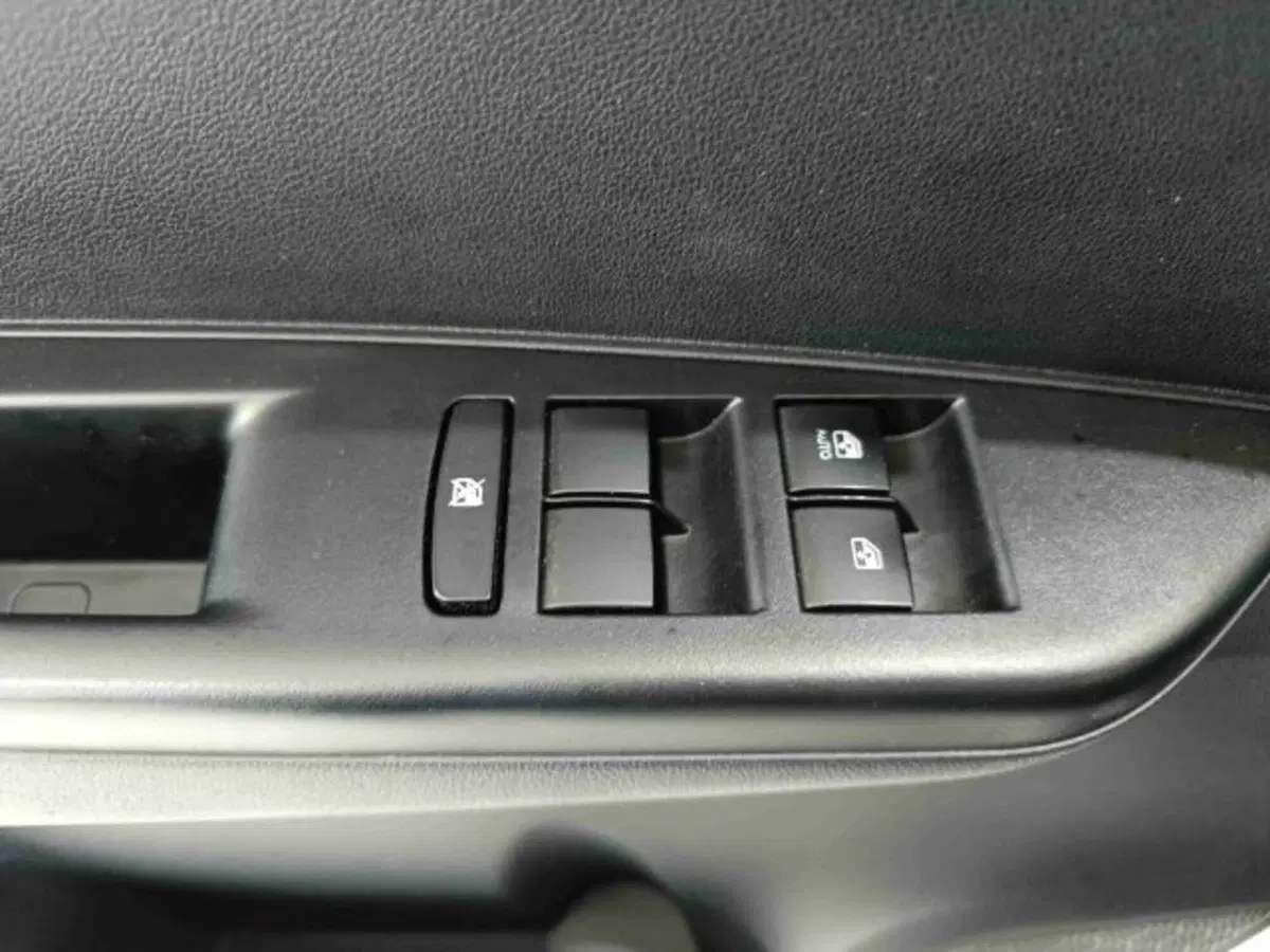 Mahindra KUV100 usata a Catania (19)