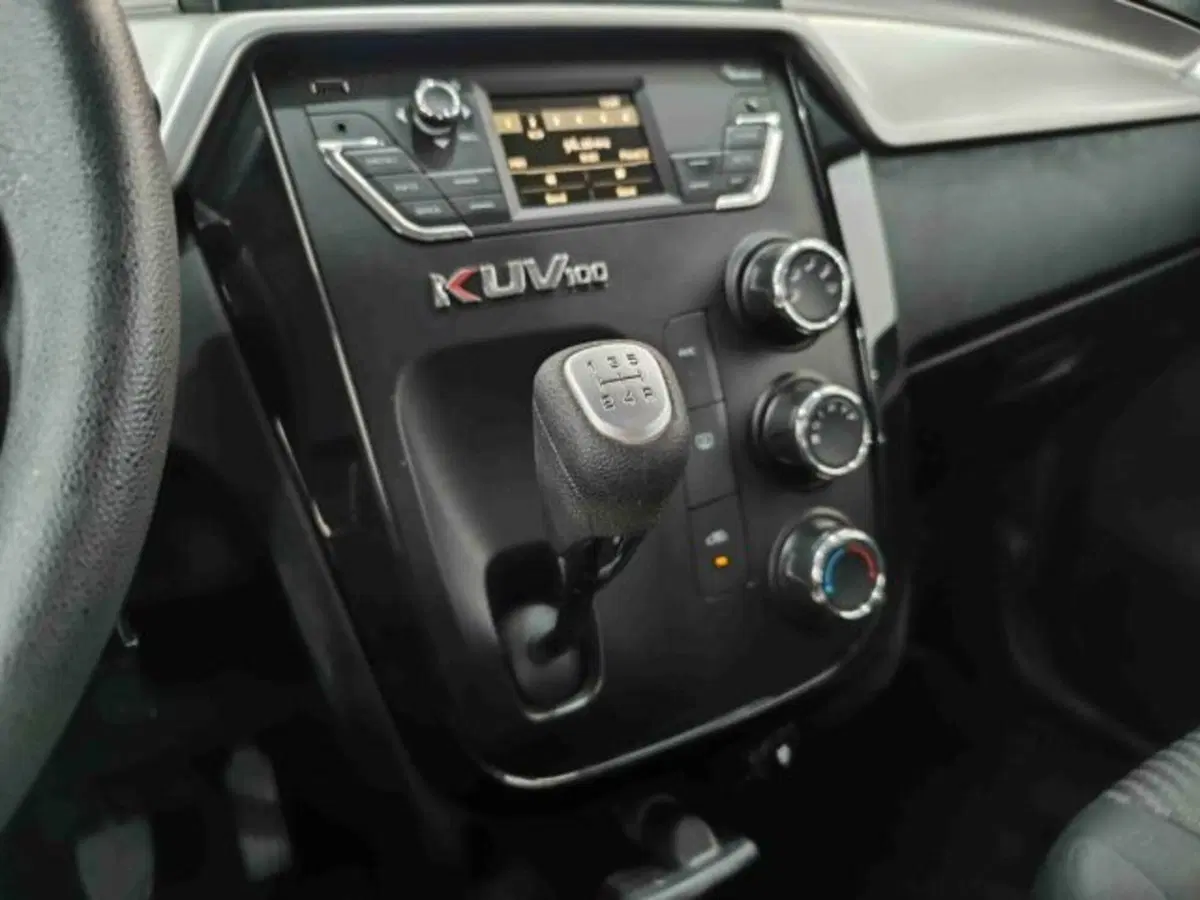 Mahindra KUV100 usata a Catania (8)